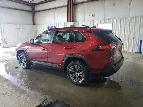 2T3B6RFV0RW073893 2024 TOYOTA RAV 4 - Image 2