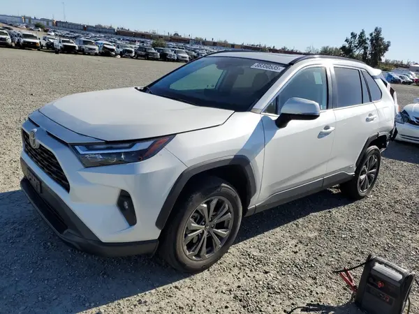 2T3B6RFV1NW034319 2022 TOYOTA RAV 4 - Image 1