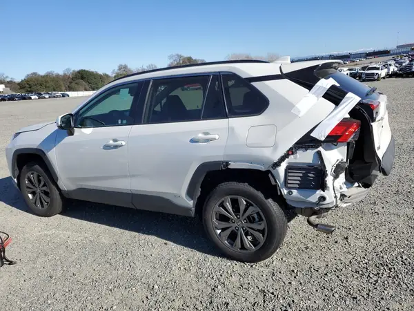 2T3B6RFV1NW034319 2022 TOYOTA RAV 4 - Image 2