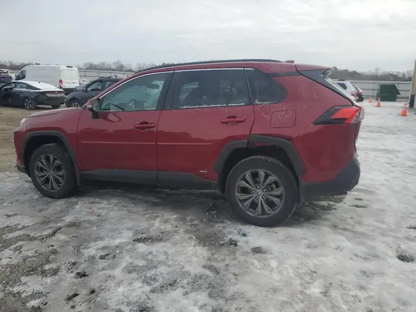 2T3B6RFV1RW054110 2024 TOYOTA RAV 4 - Image 2