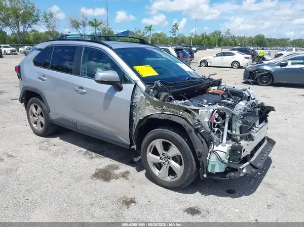 2T3B6RFV2MW018967 2021 TOYOTA RAV 4 - Image 1