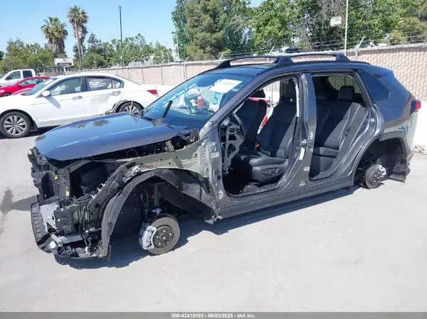 2T3B6RFV4RW048222 2024 TOYOTA RAV 4 - Image 2