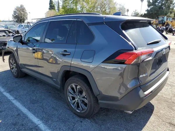 2T3B6RFV5NW035201 2022 TOYOTA RAV 4 - Image 2