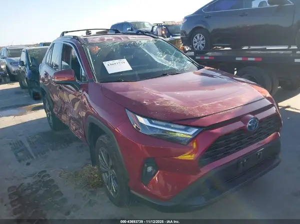 2T3B6RFV6RW055544 2024 TOYOTA RAV 4 - Image 1