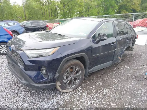 2T3B6RFV6RW064860 2024 TOYOTA RAV 4 - Image 2
