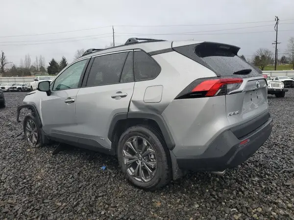 2T3B6RFV6RW066043 2024 TOYOTA RAV 4 - Image 2
