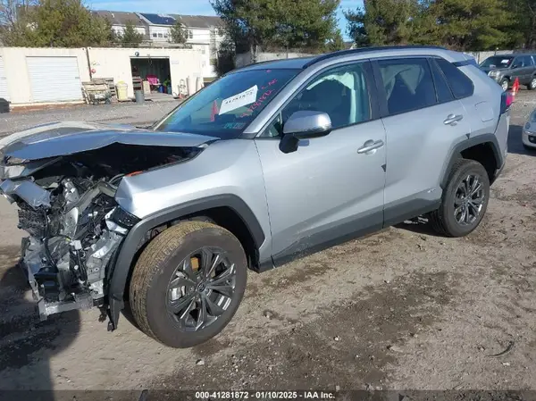 2T3B6RFV6RW066656 2024 TOYOTA RAV 4 - Image 2