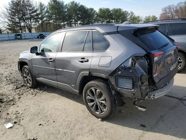 2T3B6RFV6RW071873 2024 TOYOTA RAV 4 - Image 2