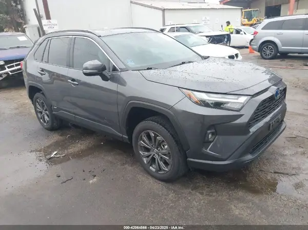 2T3B6RFV7NW034681 2022 TOYOTA RAV 4 - Image 1