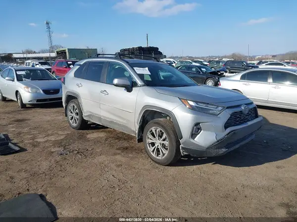 2T3B6RFV7RW050658 2024 TOYOTA RAV 4 - Image 1