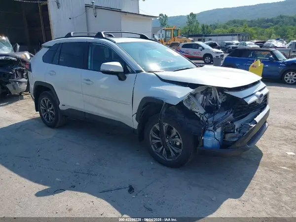 2T3B6RFV7RW082929 2024 TOYOTA RAV 4 - Image 1