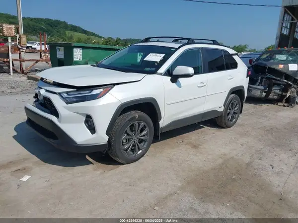 2T3B6RFV7RW082929 2024 TOYOTA RAV 4 - Image 2
