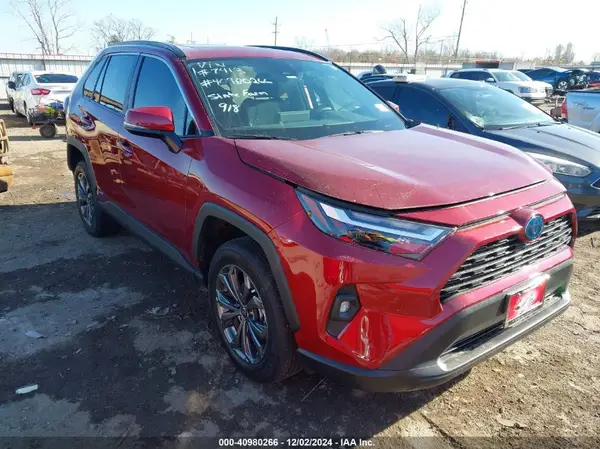 2T3B6RFV8NW037413 2022 TOYOTA RAV 4 - Image 1