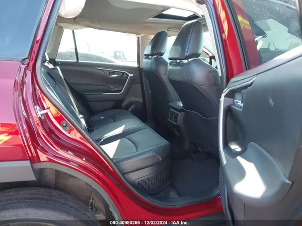 2T3B6RFV8NW037413 2022 TOYOTA RAV 4 - Image 8