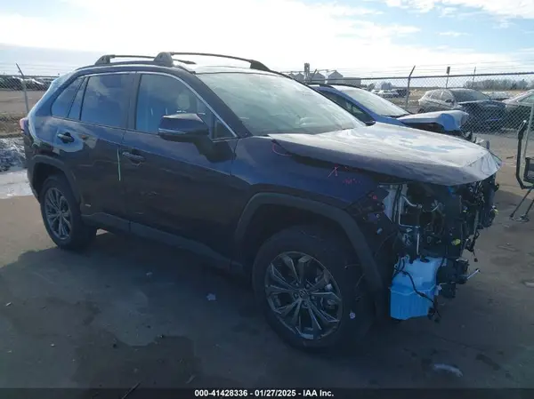 2T3B6RFV8RW082731 2024 TOYOTA RAV 4 - Image 1