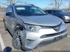 2T3BFREV0HW562035 2017 TOYOTA RAV 4