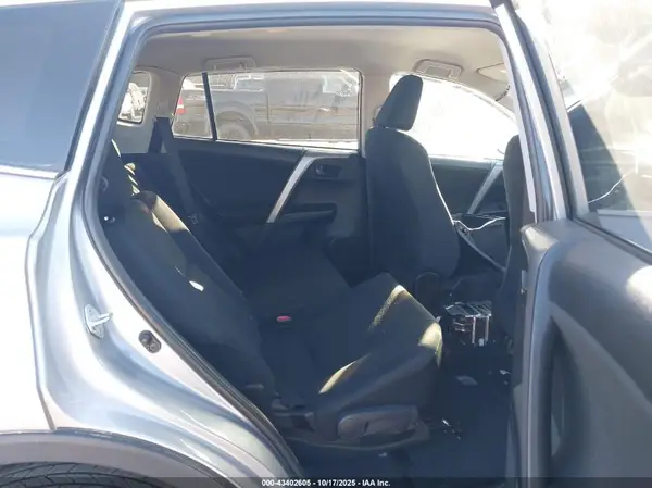2T3BFREV0HW642001 2017 TOYOTA RAV 4 - Image 8