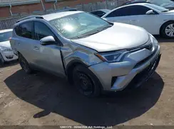 2T3BFREV0JW769563 2018 TOYOTA RAV 4
