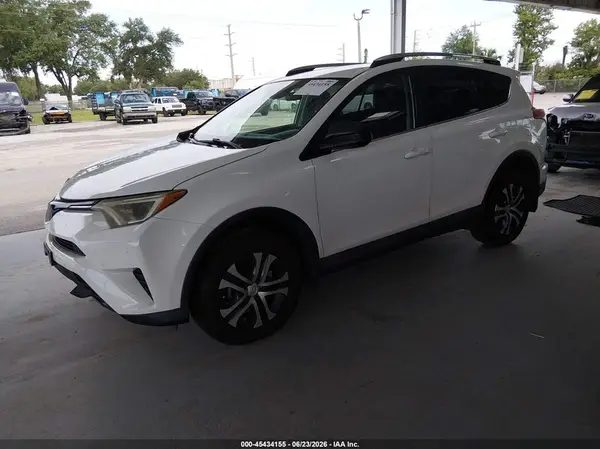 2T3BFREV0JW772995 2018 TOYOTA RAV 4 - Image 2