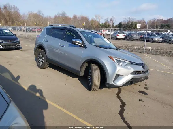 2T3BFREV1HW567969 2017 TOYOTA RAV 4 - Image 1