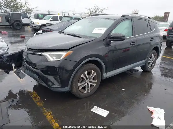 2T3BFREV1HW571942 2017 TOYOTA RAV 4 - Image 2