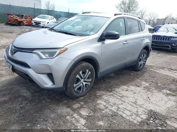 2T3BFREV1HW603403 2017 TOYOTA RAV 4 - Image 2