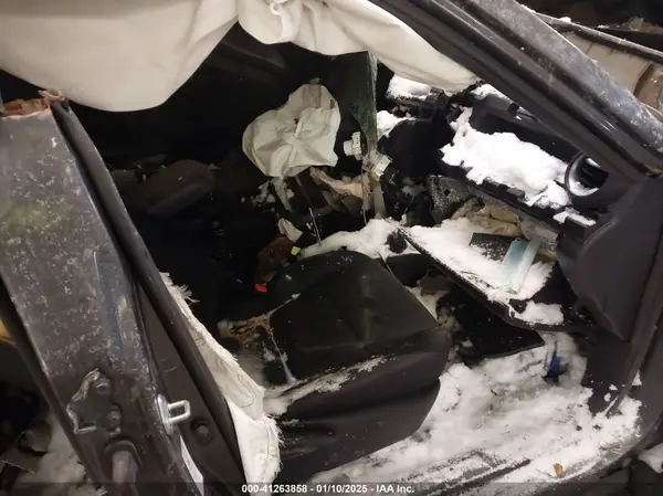 2T3BFREV1HW671197 2017 TOYOTA RAV 4 - Image 1