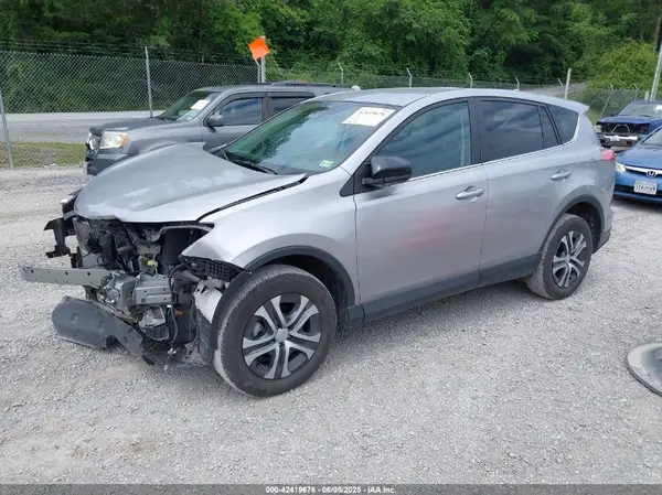 2T3BFREV1HW686458 2017 TOYOTA RAV 4 - Image 2