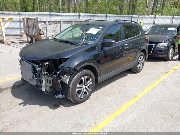 2T3BFREV1JW754103 2018 TOYOTA RAV 4 - Image 2