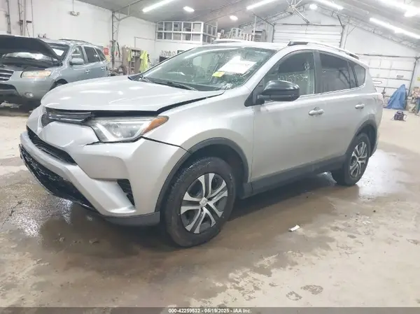 2T3BFREV2GW427119 2016 TOYOTA RAV 4 - Image 2