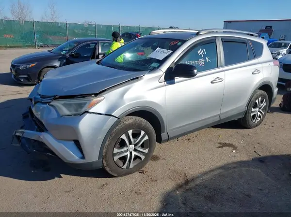 2T3BFREV2HW550825 2017 TOYOTA RAV 4 - Image 2