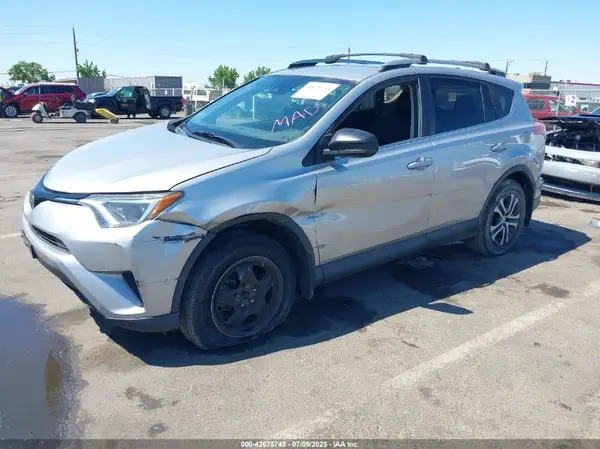 2T3BFREV2HW551960 2017 TOYOTA RAV 4 - Image 2