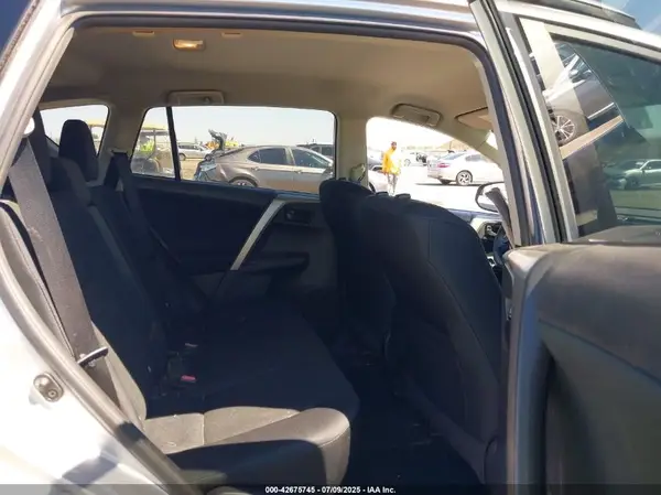 2T3BFREV2HW551960 2017 TOYOTA RAV 4 - Image 8