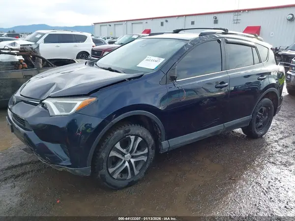 2T3BFREV2HW559797 2017 TOYOTA RAV 4 - Image 2
