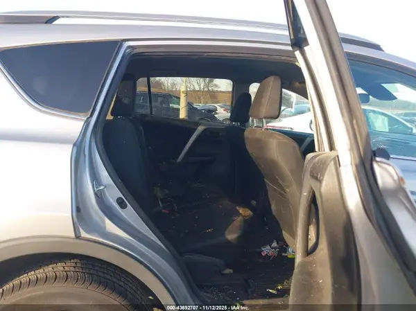 2T3BFREV2HW573182 2017 TOYOTA RAV 4 - Image 8