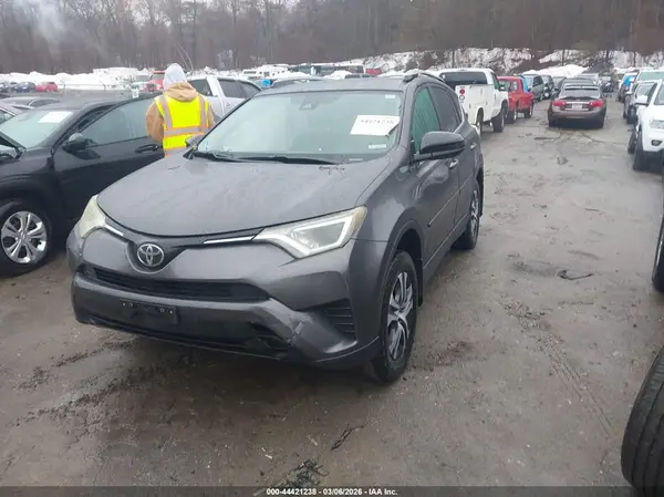 2T3BFREV2HW585347 2017 TOYOTA RAV 4 - Image 2