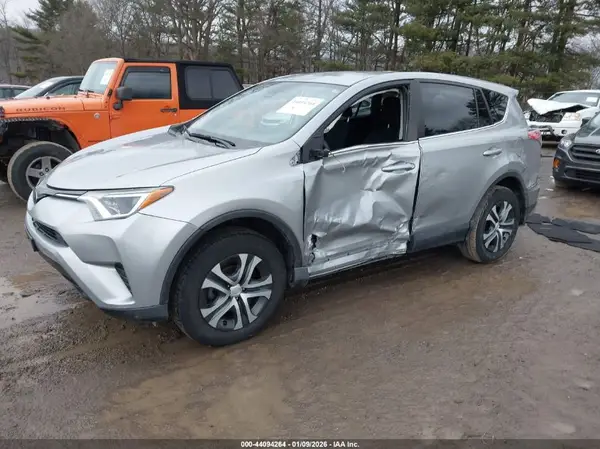 2T3BFREV2HW672603 2017 TOYOTA RAV 4 - Image 2
