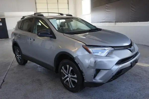 2T3BFREV2JW703063 2018 TOYOTA RAV 4 - Image 1