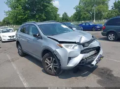 2T3BFREV2JW723961 2018 TOYOTA RAV 4