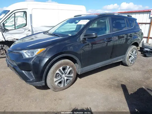 2T3BFREV2JW749735 2018 TOYOTA RAV 4 - Image 2