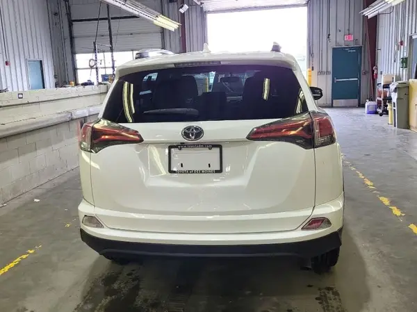 2T3BFREV3GW415769 2016 TOYOTA RAV 4 - Image 1