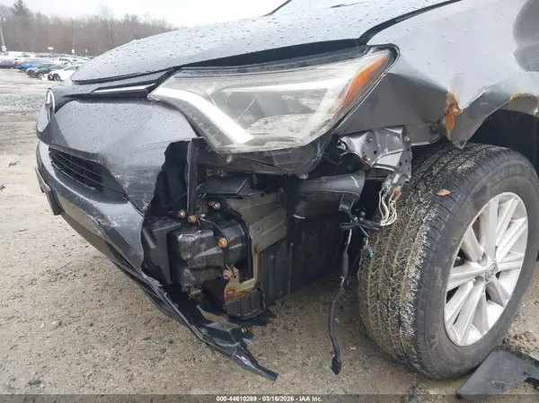 2016 TOYOTA RAV 4 auction photo 6