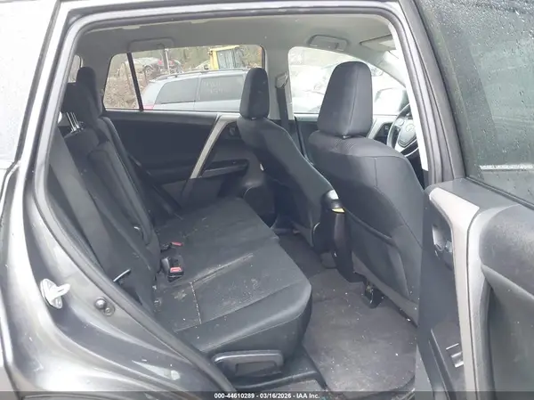2016 TOYOTA RAV 4 auction photo 8