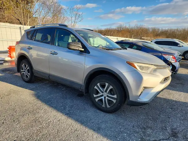 2017 TOYOTA RAV 4 COPART lot 77332335 auction photo 4