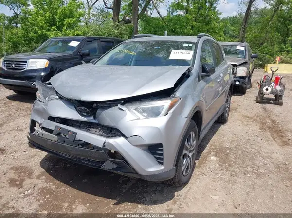 2T3BFREV3JW719918 2018 TOYOTA RAV 4 - Image 2
