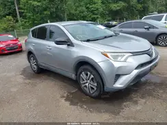 2T3BFREV3JW719983 2018 TOYOTA RAV 4