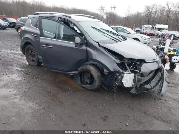 2T3BFREV3JW745726 2018 TOYOTA RAV 4 - Image 1