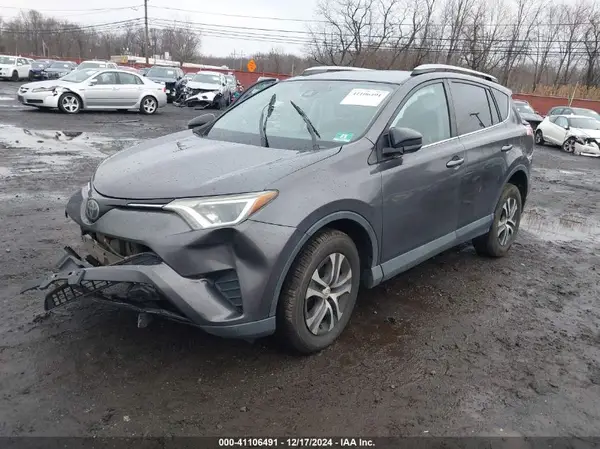 2T3BFREV3JW745726 2018 TOYOTA RAV 4 - Image 2