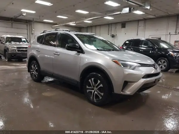 2T3BFREV4GW504850 2016 TOYOTA RAV 4 - Image 1