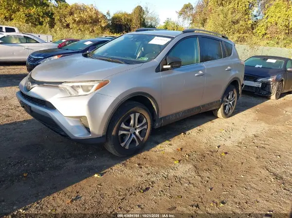2T3BFREV4HW587889 2017 TOYOTA RAV 4 - Image 2